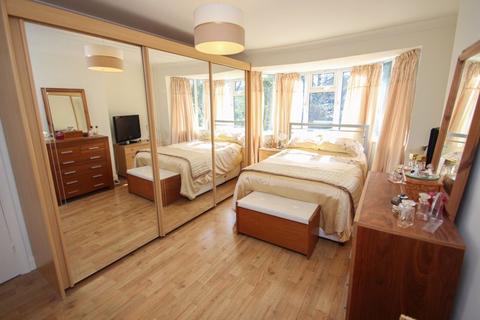 16 Manor Drive, Esher, KT10 0AX