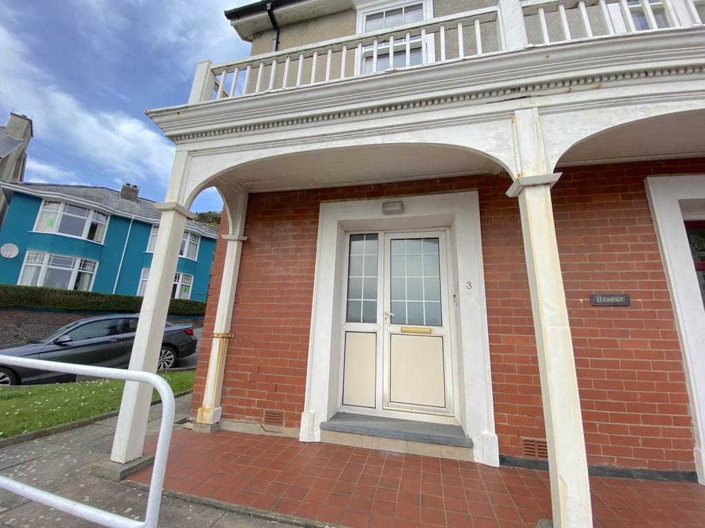 3 Lluest, North Road, Aberystwyth 1 bed flat £650 pcm (£150 pw)