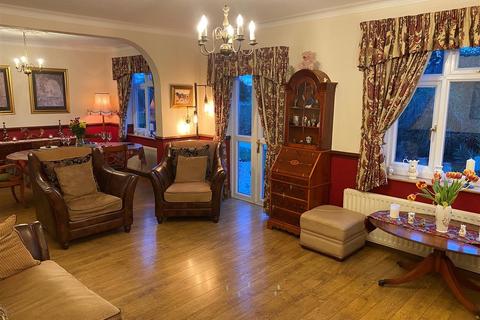97 Maney Hill Road, Sutton Coldfield, B72 1JU