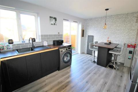 2 Elmbridge Close, Royston, Barnsley, S71 4BQ