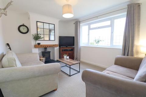 15 Field End Close, Luton, LU2 8DU