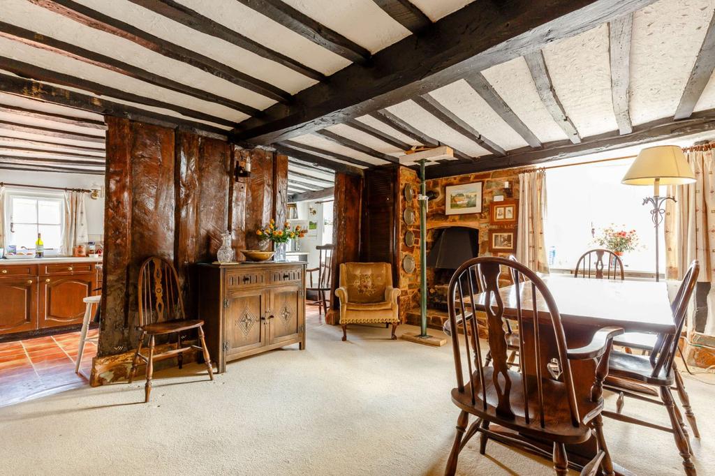 Woodbury Salterton, Exeter, Devon 3 bed detached house - £250,000