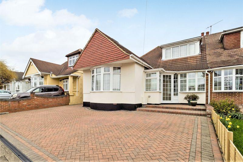 Clyde Way, Rise Park, Romford 4 bed semidetached bungalow £550,000