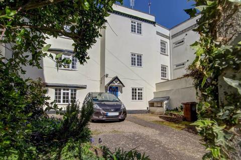 Flat 2, 25 Friars Walk, Exeter, EX2 4AY