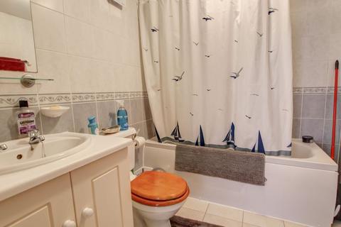 Flat 2, 25 Friars Walk, Exeter, EX2 4AY