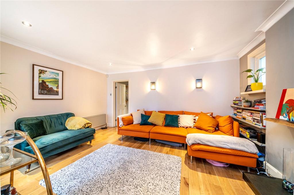 Wood Vale, Forest Hill, London, SE23 2 bed apartment £585,000