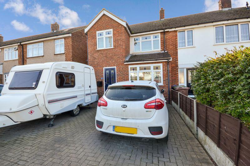 Kingsman Road, StanfordLeHope 3 bed end of terrace house £330,000