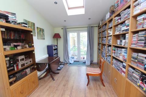 126 Banstead Road, Carshalton, SM5 3NH