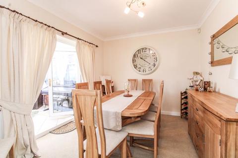 1 Sandy Hill, Werrington, Stoke-on-trent, ST9 0ET