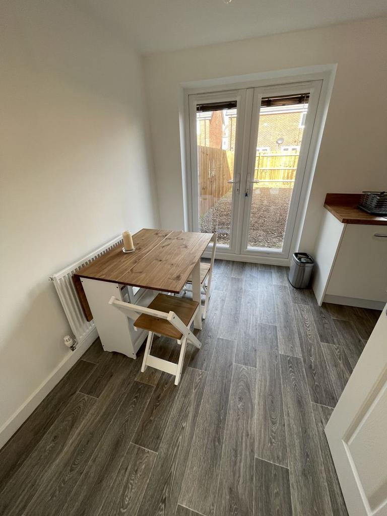 Phoenix Street, West Bromwich 2 bed semidetached house £800 pcm (£