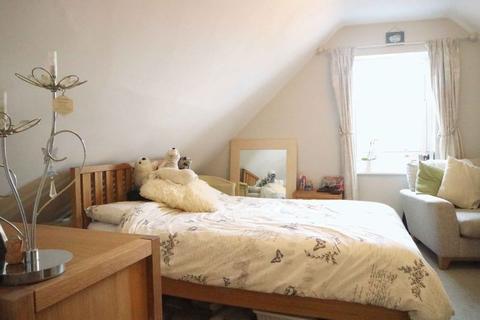 Flat C, 5 Minerva Road, Kingston Upon Thames, KT1 2QA