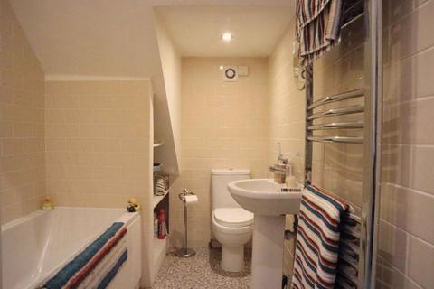Flat C, 5 Minerva Road, Kingston Upon Thames, KT1 2QA