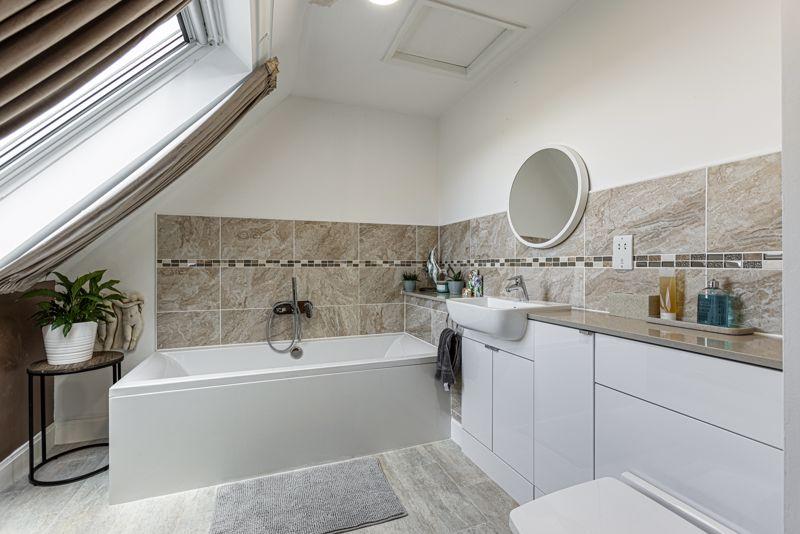 Bathroom, aspect 2
