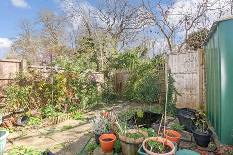 19 Woodhatch, Southwater, Horsham, RH13 9TU