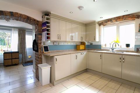 6 - 7 Chapel Row, Horton, Telford, TF6 6DP