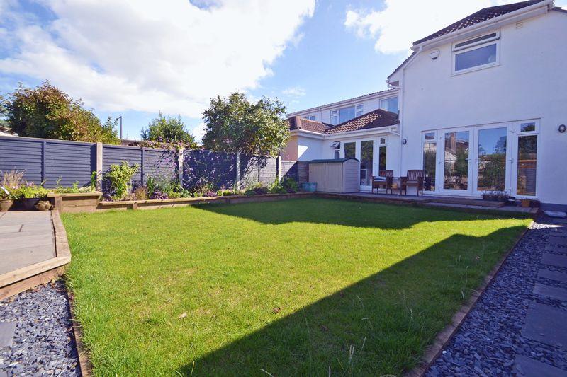 Castlewood Close, Clevedon 4 bed semidetached house £1,795 pcm (£414 pw)