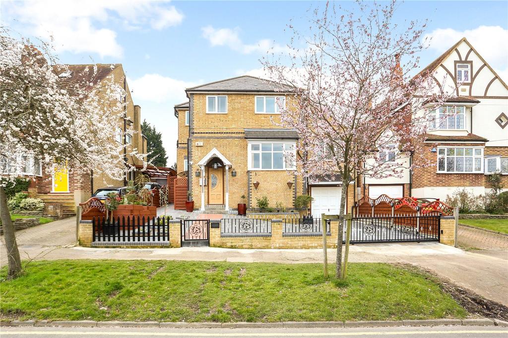 Dukes Avenue, Theydon Bois, Epping, Essex, CM16 4 bed detached house