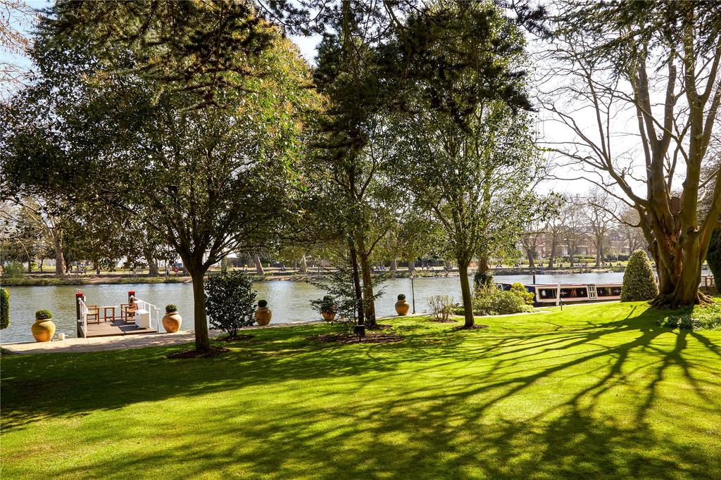 Leander House Garden