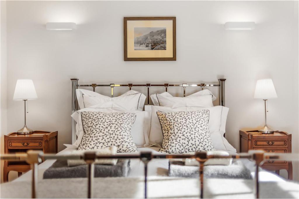 Nansbara Bed
