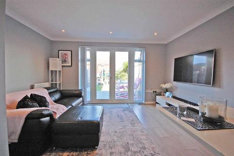 101 Shimbrooks, Great Leighs, Chelmsford, CM3 1SG