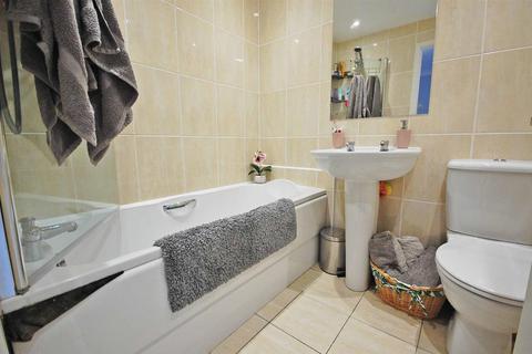 101 Shimbrooks, Great Leighs, Chelmsford, CM3 1SG