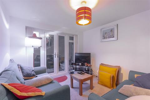 6 Beldover Drive, Nottingham, NG8 6DQ