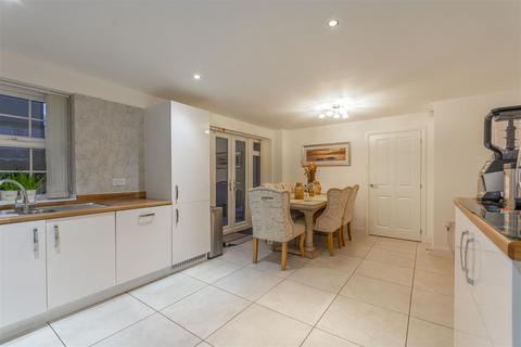 6 Beldover Drive, Nottingham, NG8 6DQ