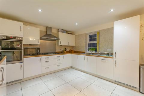 6 Beldover Drive, Nottingham, NG8 6DQ