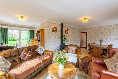 7 Barratt Crescent, Attenborough, Nottingham, NG9 6AH
