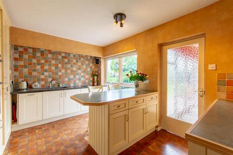 7 Barratt Crescent, Attenborough, Nottingham, NG9 6AH