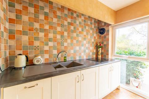 7 Barratt Crescent, Attenborough, Nottingham, NG9 6AH