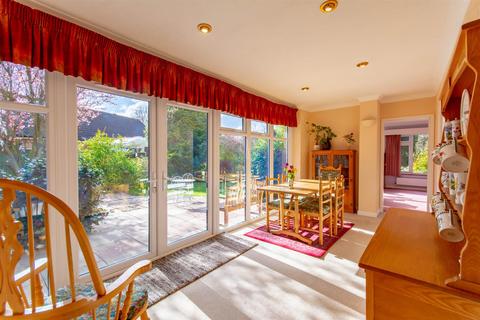 7 Barratt Crescent, Attenborough, Nottingham, NG9 6AH