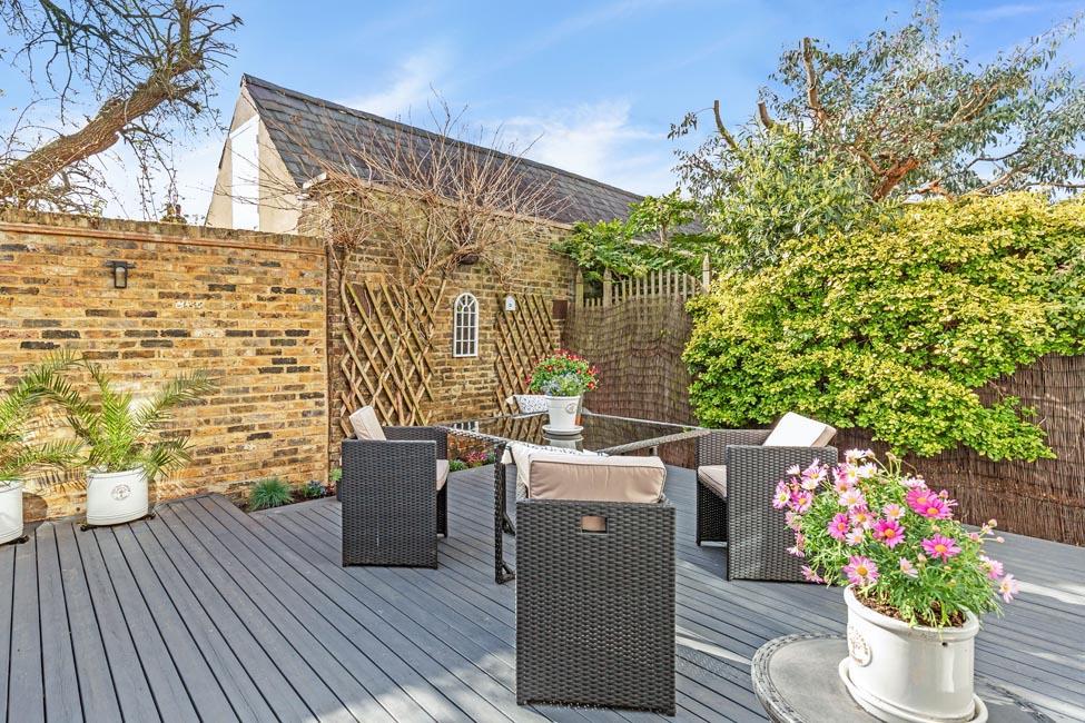 28080 moveli 82a roseneath road 16 lo.jpg