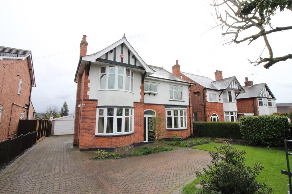 Dovecote Road, Eastwood, Nottingham, NG16 4 bed detached house £400,000