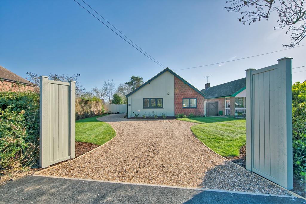 Wivenhoe Road, Alresford, Colchester, CO7 3 bed bungalow £495,000