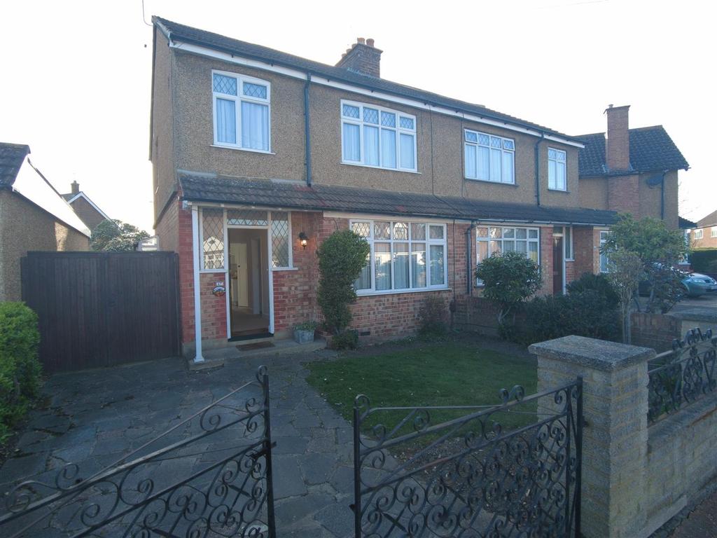 Ashford Crescent Ashford Middlesex 3 bed semidetached house £1,450
