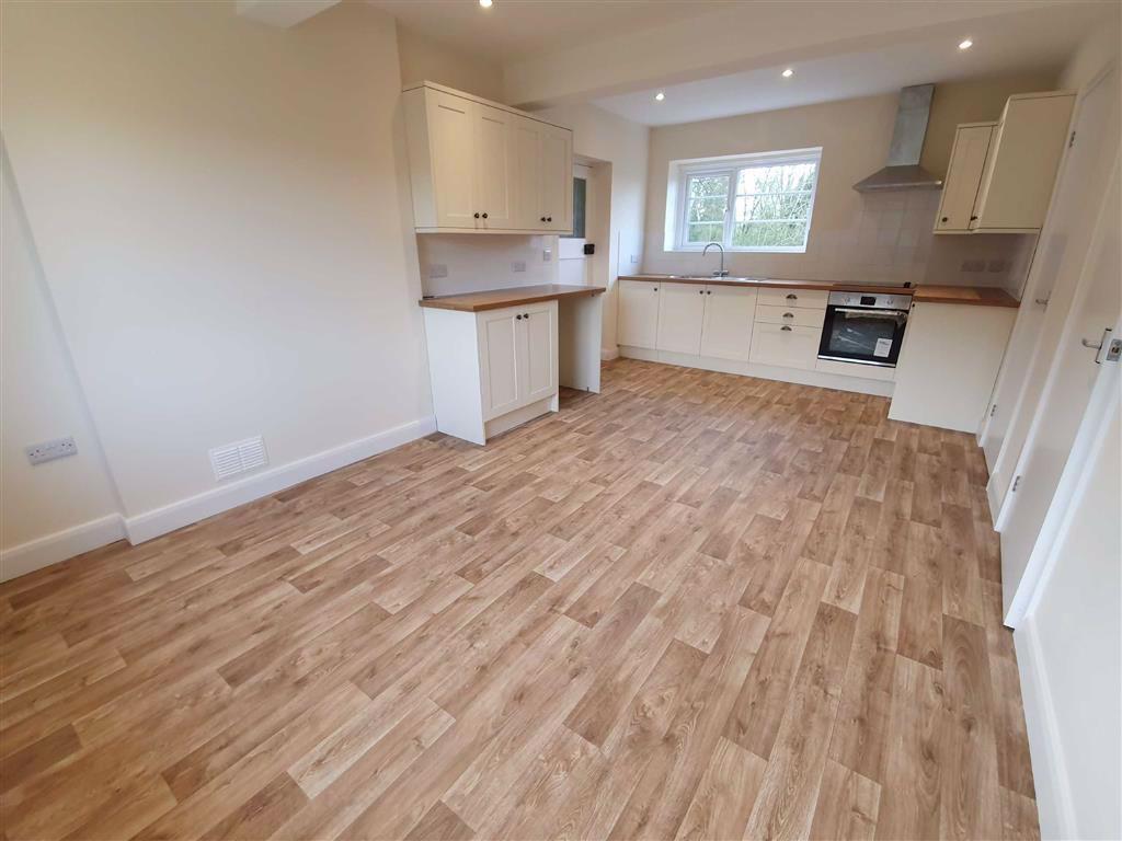 Leighton, Welshpool, SY21 3 bed semidetached house £800 pcm (£185 pw)