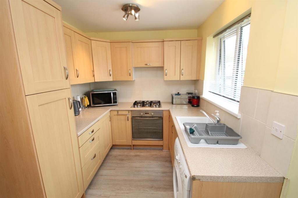 Sherbourne Drive, Maidstone 2 bed end of terrace house £260,000