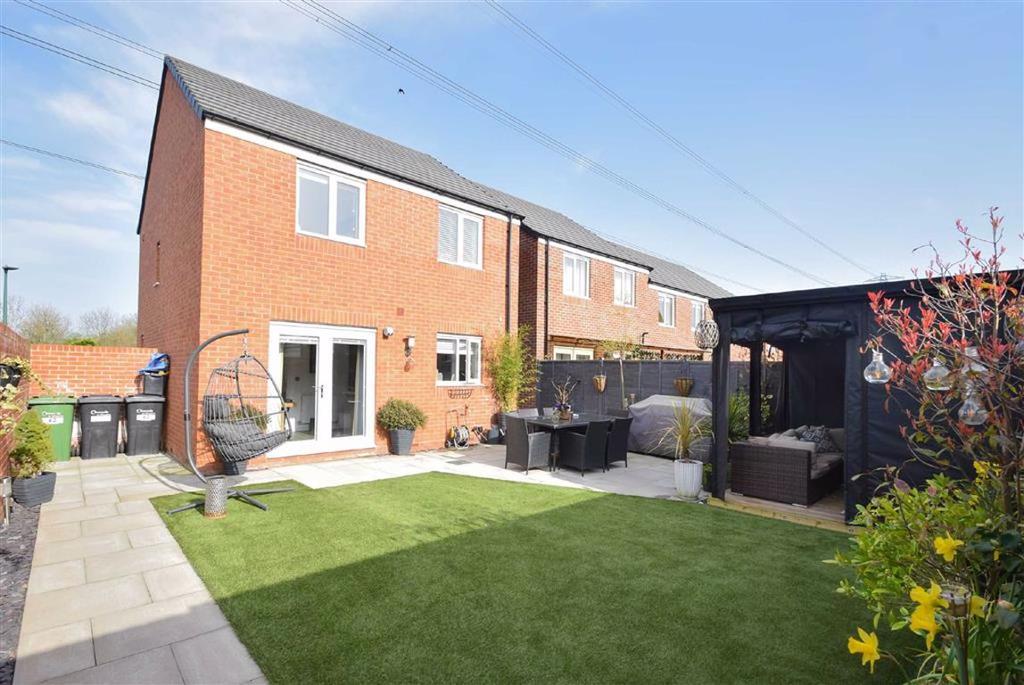 Broadhead Drive, Archery Fields, Shrewsbury 3 bed detached house £259,000