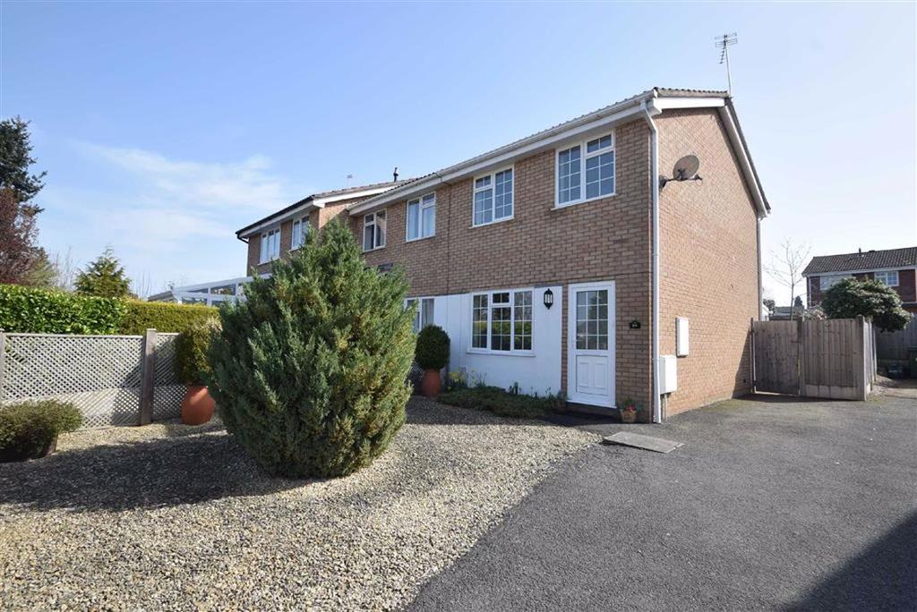 Kemble Drive, Radbrook, Shrewsbury 2 bed semidetached house £195,000