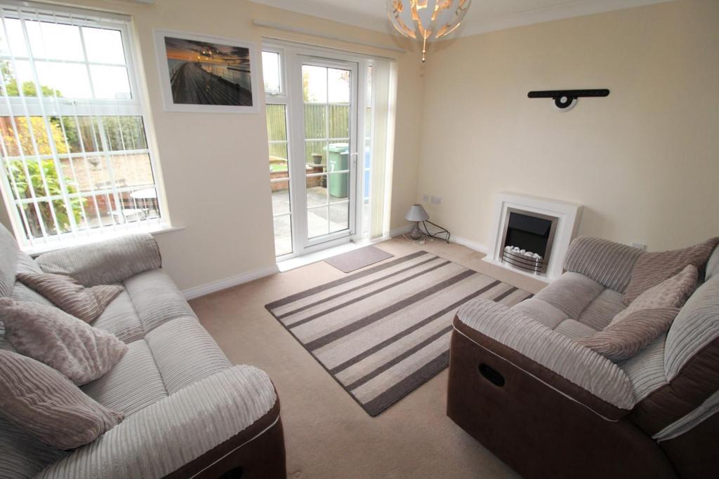 Grosvenor Place, Chase Farm, Blyth 2 bed semidetached house £550 pcm (£127 pw)