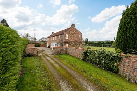 Lynne House Carr Lane, Sutton On The Forest, York, YO61 1EB