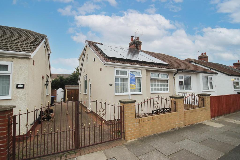 Leamington Grove, Middlesbrough 3 bed semidetached bungalow £115,000