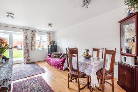 4 Liberty Close, Worcester Park, KT4 8NZ