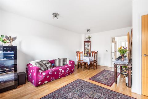 4 Liberty Close, Worcester Park, KT4 8NZ