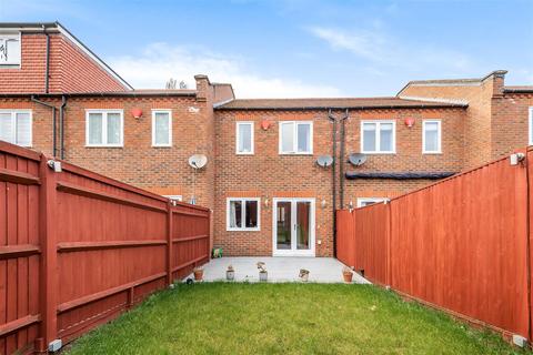 4 Liberty Close, Worcester Park, KT4 8NZ