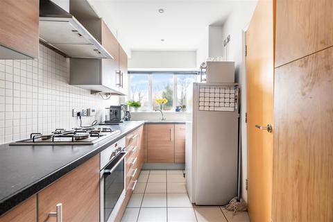 4 Liberty Close, Worcester Park, KT4 8NZ