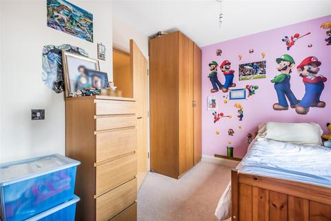 4 Liberty Close, Worcester Park, KT4 8NZ