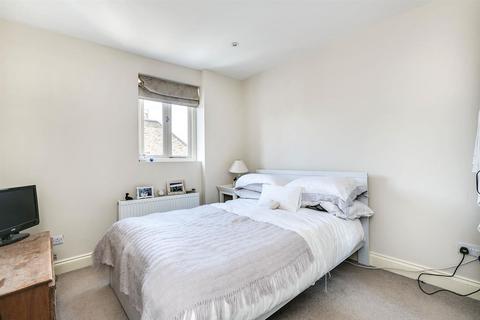 2 bedroom flat to rent, Munster Road, SW6