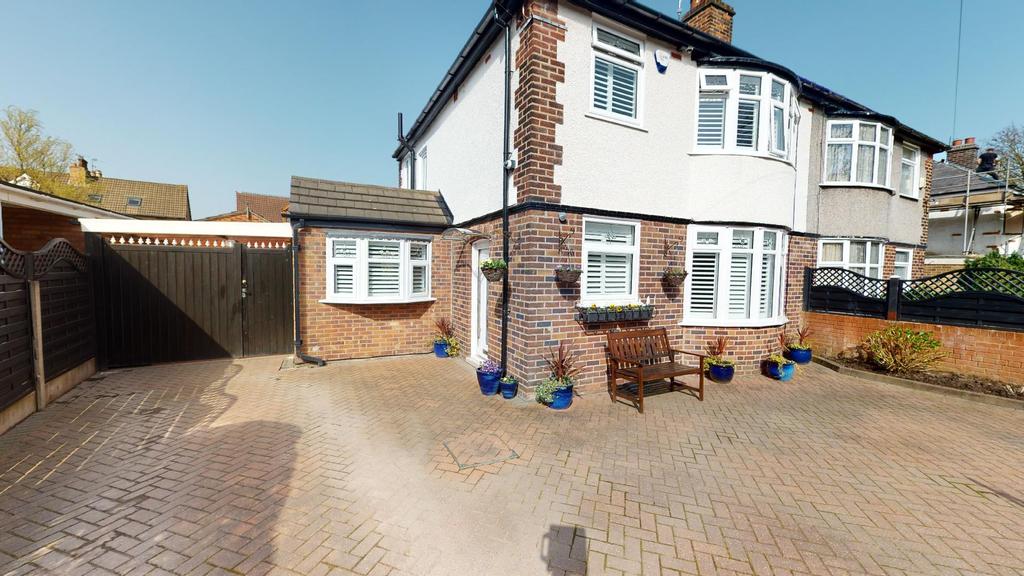 Park Avenue, Eccleston Park, Prescot 3 bed semidetached house £330,000
